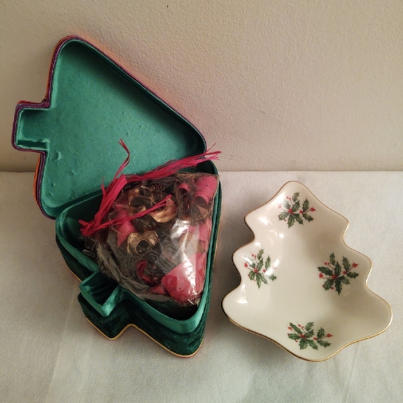 Lenox | Holly Small Tree Dish - Picture 5 of 8
